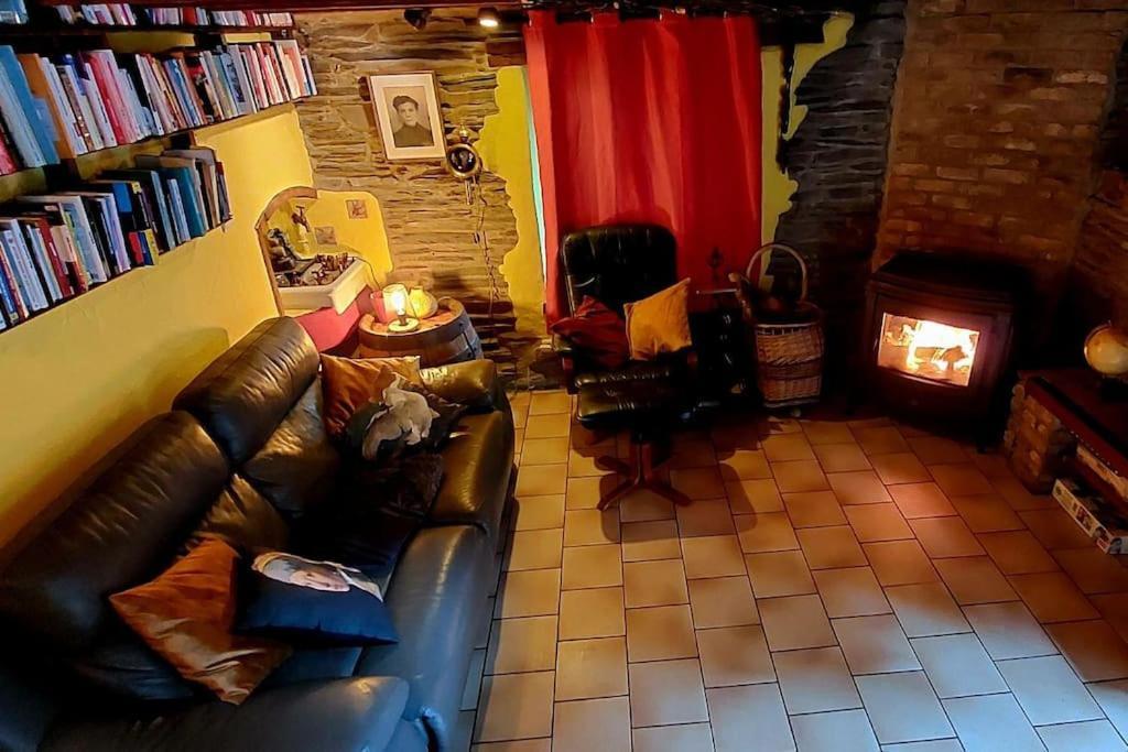 알레 L'Ardoisiere: Jolie Maison Ardennaise. 빌라 외부 사진